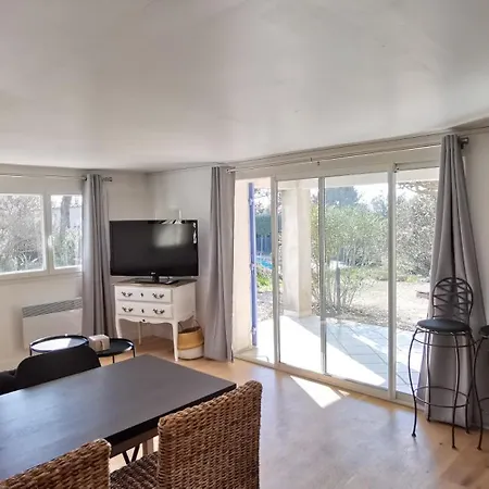 Villa La Guepiere 2 *