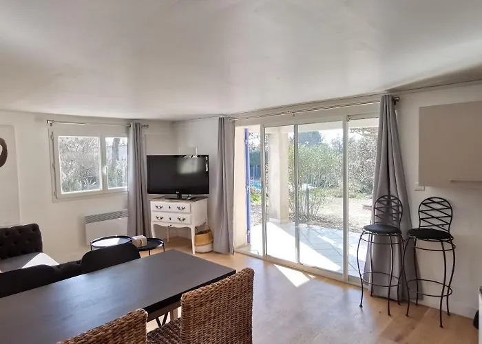 Villa La Guepiere 2 *